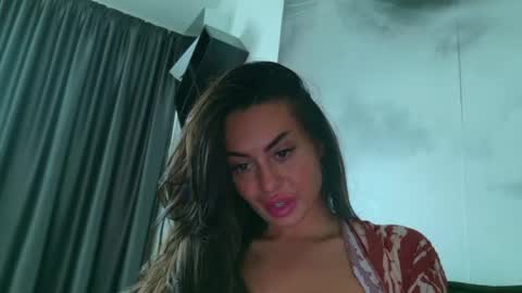 Snapshot of alicexsquirt chatting on May 2026 07:48:01 AM Alice online show from May 2026 07:48:01 AM