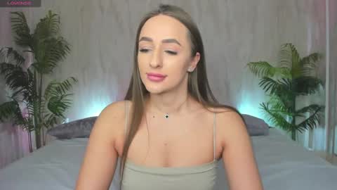 Mia online show from February 2025 01:52:02 AM