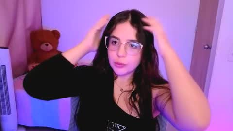 Snapshot of alicia_hotxx chatting on April 2026 06:41:01 PM alison online show from April 2026 06:41:01 PM