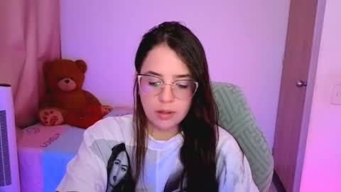Snapshot of alicia_hotxx chatting on April 2026 07:12:01 PM alison online show from April 2026 07:12:01 PM
