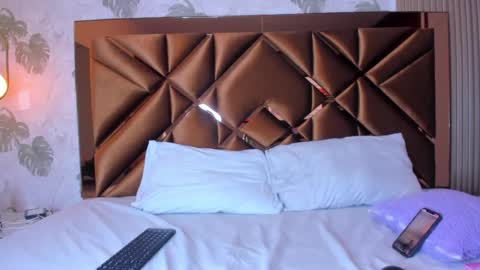 Alice  online show from October 2025 04:27:01 AM