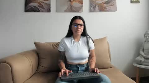 Snapshot of alicia_rainbow chatting on May 2026 06:26:04 PM alicia_rainbow online show from May 2026 06:26:04 PM
