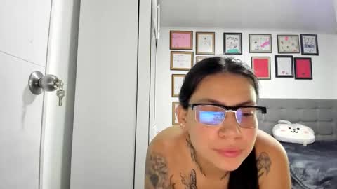 Snapshot of alicia_rainbow chatting on June 2026 06:52:02 AM alicia_rainbow online show from June 2026 06:52:02 AM