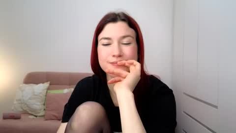 Snapshot of alicianoveli chatting on November 2025 03:54:02 PM alicianoveli online show from November 2025 03:54:02 PM