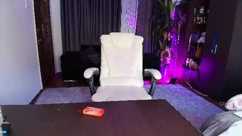Snapshot of aliciawonderxx chatting on July 2026 10:19:02 PM aliciawonderxx online show from July 2026 10:19:02 PM