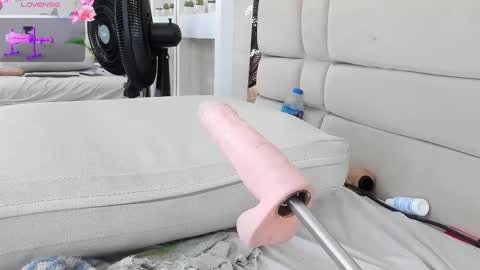 im tutti online show from February 2025 05:35:01 AM