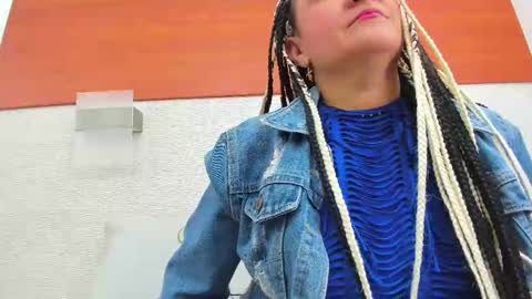 im tutti online show from October 2025 02:45:02 AM