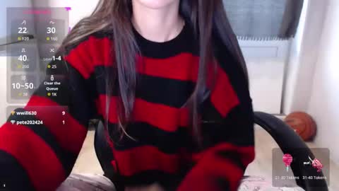 Snapshot of alien_art_lover chatting on September 2025 03:39:01 AM Mia online show from September 2025 03:39:01 AM