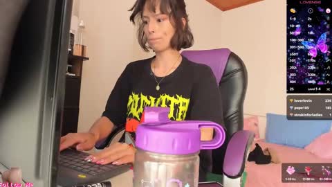 Snapshot of alien_universe chatting on December 2024 04:49:01 PM Aiko Independent Model online show from December 2024 04:49:01 PM