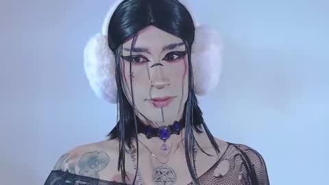 Snapshot of alienexxx chatting on May 2026 12:19:02 AM online show from May 2026 12:19:02 AM