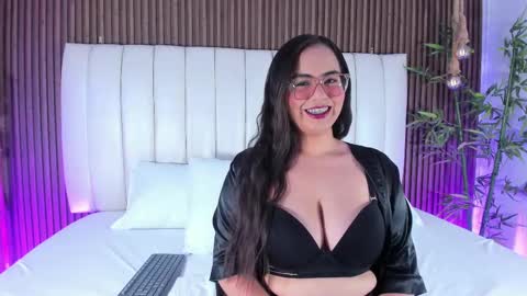 Snapshot of alihamilton_ chatting on October 2025 10:51:02 PM Aliha online show from October 2025 10:51:02 PM