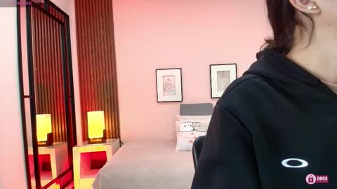 Snapshot of alina_martinelli chatting on November 2025 10:48:01 AM Alina online show from November 2025 10:48:01 AM