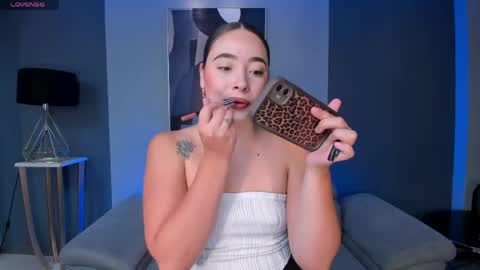 alinakravitz_ online show from June 2026 05:52:01 PM