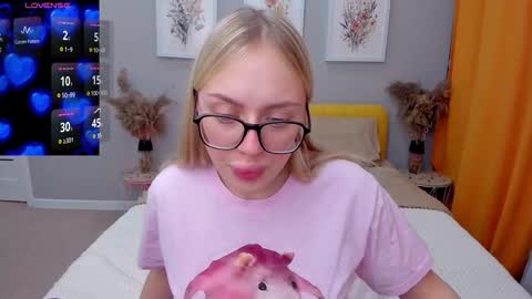 alinaocean online show from November 2025 07:30:01 PM