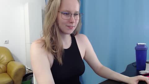 alinasei online show from September 2025 05:18:01 PM