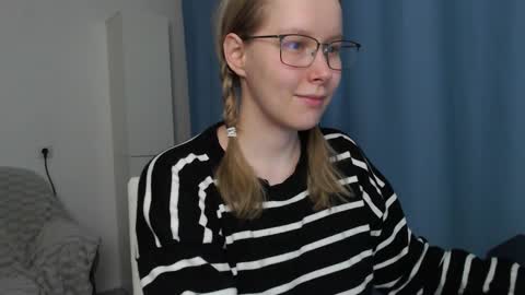 alinasei online show from November 2025 05:45:02 PM