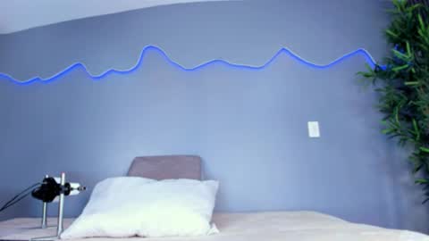    online show from November 2025 03:43:02 PM