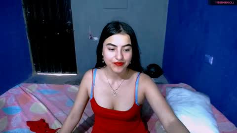 Snapshot of alis_jones__ chatting on February 2025 07:05:02 PM Alis jines   online show from February 2025 07:05:02 PM