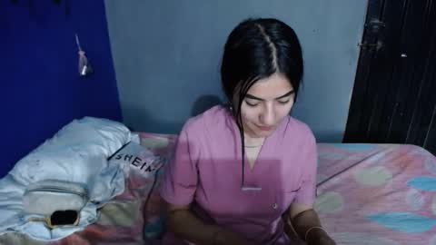 Snapshot of alis_jones__ chatting on March 2025 01:42:01 PM Alis jines   online show from March 2025 01:42:01 PM