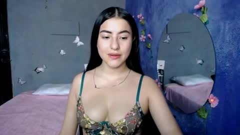 Snapshot of alis_jones__ chatting on October 2025 04:30:02 PM Alis jines   online show from October 2025 04:30:02 PM