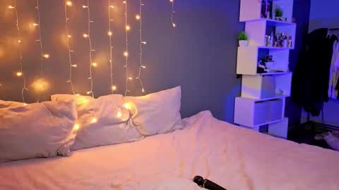 Alisha online show from October 2025 01:58:01 PM