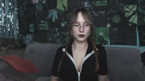 alishakelly online show from November 2025 06:01:01 AM