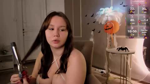 Alisia online show from October 2025 09:28:01 AM