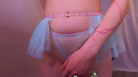 Alisia online show from December 2024 01:22:01 PM