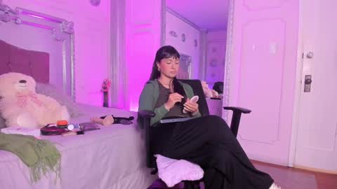 Snapshot of alisonfishert chatting on December 2024 11:50:02 AM Alison Fishert online show from December 2024 11:50:02 AM