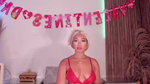 Snapshot of alisoon_moon chatting on February 2025 10:28:02 AM Alison Moon online show from February 2025 10:28:02 AM