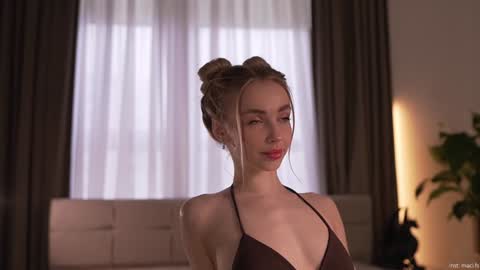 Alissa online show from November 2025 07:52:02 AM