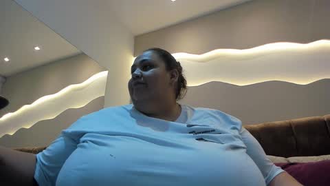 Alisson online show from November 2025 12:04:01 PM