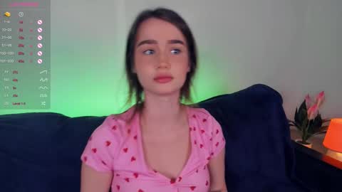 Alivia online show from October 2025 12:59:01 PM