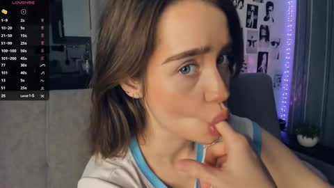 Alivia online show from November 2025 09:42:02 AM