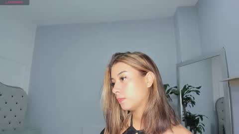 alix_18 online show from September 2025 11:25:01 AM