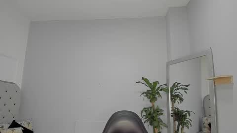 alix_18 online show from October 2025 11:08:02 AM