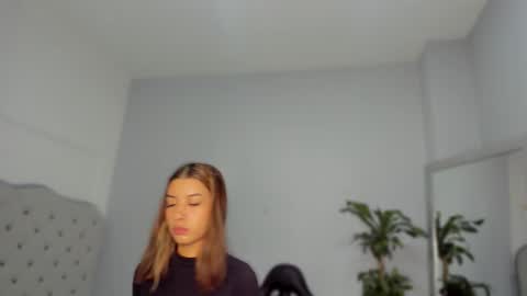 alix_18 online show from October 2025 11:11:01 AM