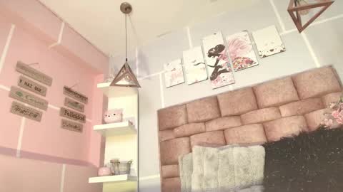 alix noa online show from September 2025 08:10:01 PM