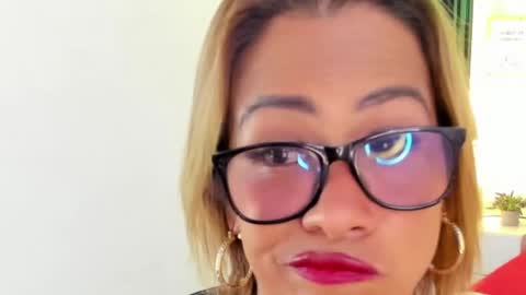 Snapshot of alixlong chatting on March 2025 09:07:02 AM Alix online show from March 2025 09:07:02 AM