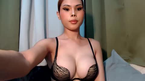 Snapshot of aliyah_bucks chatting on May 2026 07:02:02 AM hello your lovely ALIYAH online show from May 2026 07:02:02 AM