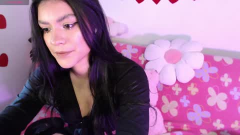 Lola online show from February 2025 09:39:02 PM