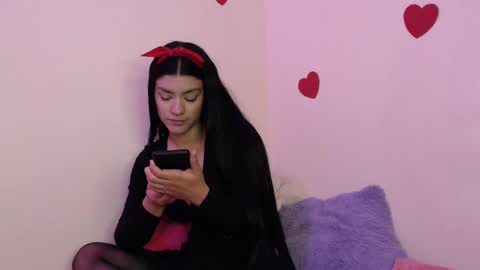 Lola online show from February 2025 06:21:01 AM