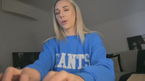 A day u didnt smile is a lost day online show from January 2025 07:22:01 AM