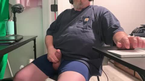 Allergictolove online show from September 2025 05:58:01 PM