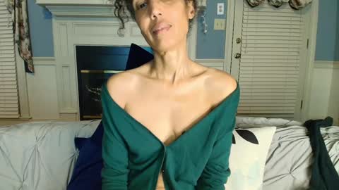 wishlist on bio online show from October 2025 03:27:01 AM