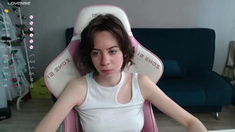 Snapshot of allie_hazie chatting on April 2026 12:50:01 AM alice online show from April 2026 12:50:01 AM