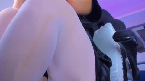 Snapshot of allijadid chatting on January 2025 01:45:02 PM online show from January 2025 01:45:02 PM