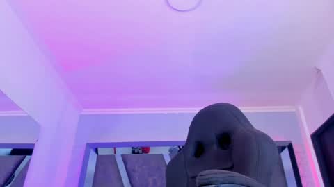 Snapshot of allijadid chatting on January 2025 04:59:02 PM online show from January 2025 04:59:02 PM