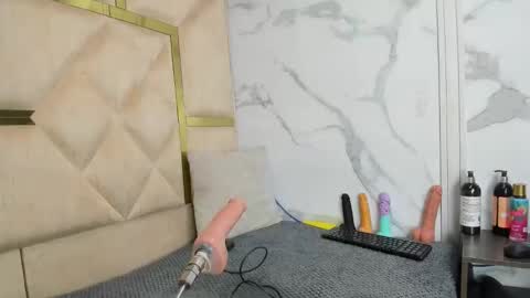 allison_69ts online show from November 2025 05:17:01 AM