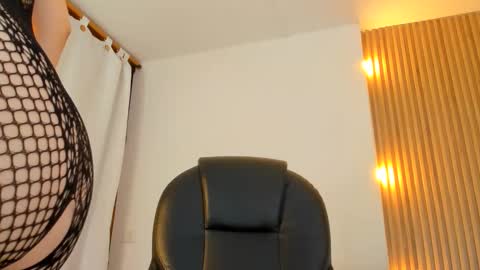 allison_fosther online show from December 2025 03:57:01 AM